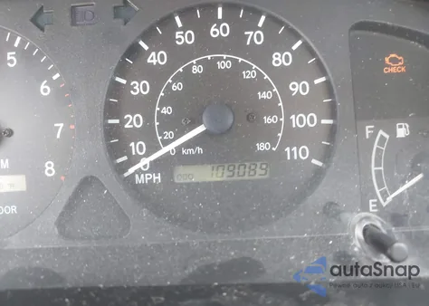 2000 Chevrolet Geo Prizm Lsi z USA, uszkodzony, nr VIN 1Y1SK5281YZ415219